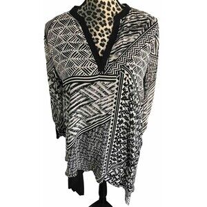 Chicos Tunic Blouse Size 2 Black Geometric Black Liner Shark Bite Boho Lagenlook